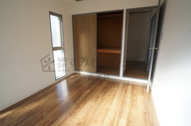 木原マンションの寝室