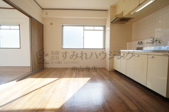 木原マンションの居間・リビング