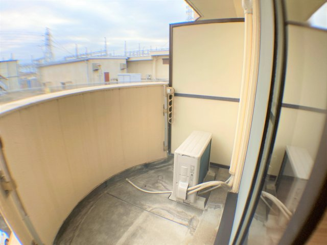 アーバニア成田のバルコニー