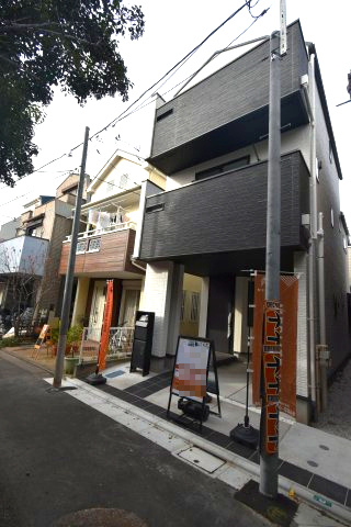 善福寺2丁目・新築戸建の前面道路含む現地写真