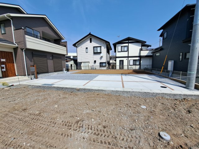 新築　桐生市広沢町１丁目　Blooming　Garden　2号棟の駐車場|現地写真　駐車スペースは並列2台分可能です！

