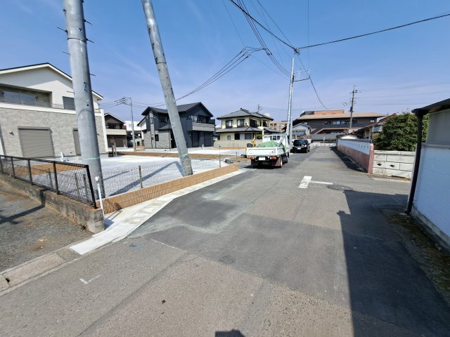 新築　桐生市広沢町１丁目　Blooming　Garden　3号棟の前面道路含む現地写真|現地写真　南側接道幅員約5.5ｍ