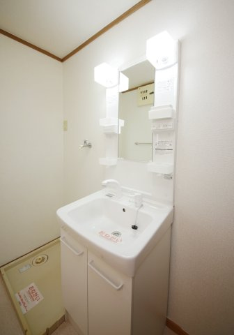 クレセント新町Ⅱの独立洗面台