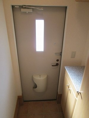 サンライズヴィラＢの玄関