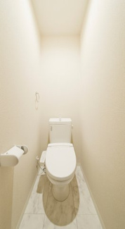 【トイレ】 | アジュール石津A棟　102号室 | 独立トイレ　ウォシュレット付き便座