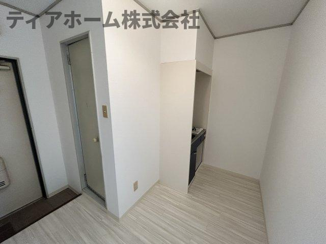 みすずコーポⅡの居間・リビング|こちらのリビングで趣味の時間をお楽しみください