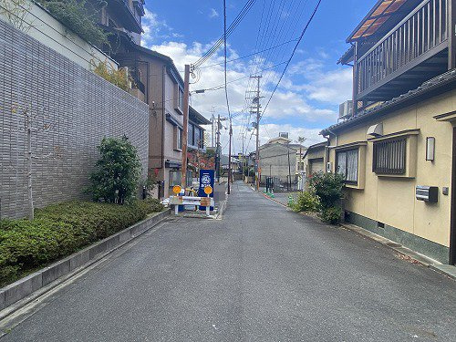 粟田口鳥居町 中古戸建の前面道路含む現地写真