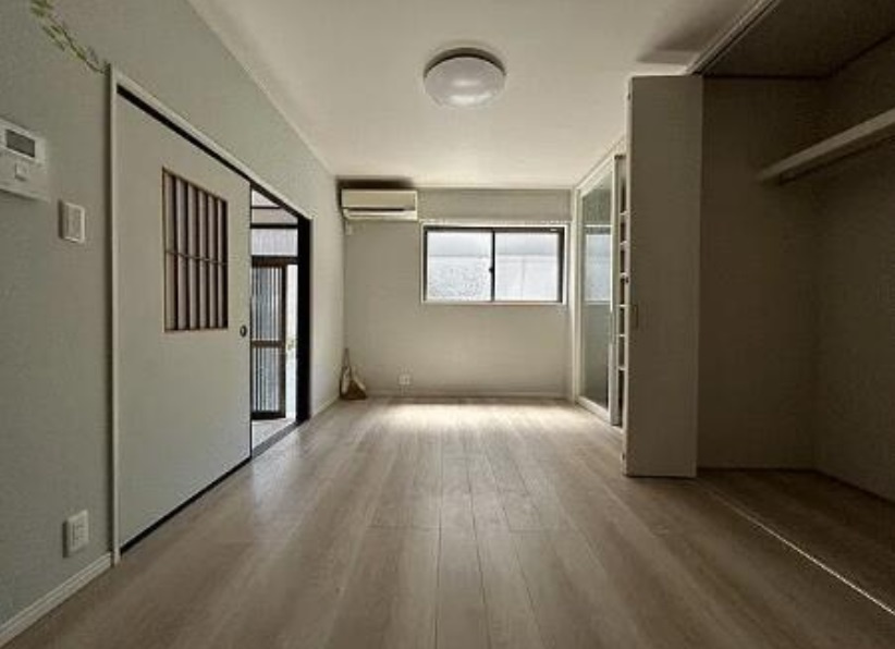 粟田口鳥居町 中古戸建の居間・リビング