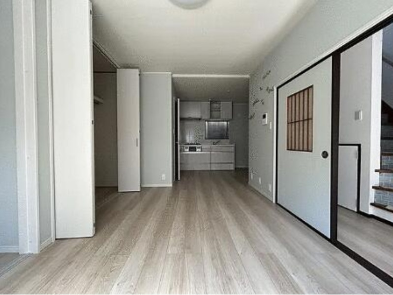 粟田口鳥居町 中古戸建の居間・リビング