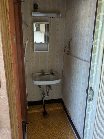 ６４０９６　岐阜市宇佐　区分所有建物の洗面所