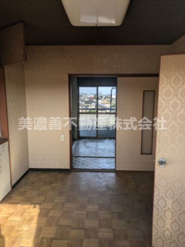 ６４０９６　岐阜市宇佐　区分所有建物の洋室