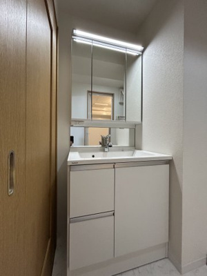 【独立洗面台】 | ワコーレオーキッドプラザ | 独立洗面化粧台も入替しております。