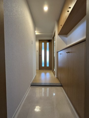 【玄関】 | ワコーレオーキッドプラザ | 落ち着いた清潔感のある玄関がお迎えしてくれます。