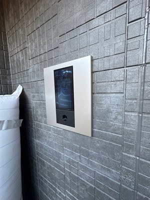 【エントランス】 | クレージュ | ※施工中※共用エントランスは不審者の侵入を未然に防ぐオートロック付き！防犯対策充実しています◎