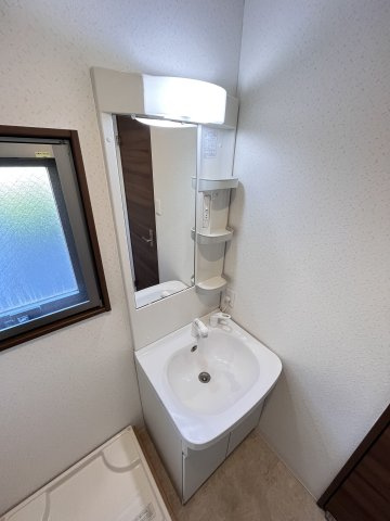 大阪市城東区関目５丁目の賃貸マンションの独立洗面台