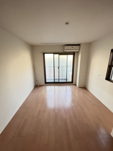 大阪市城東区関目５丁目の賃貸マンションの居間・リビング