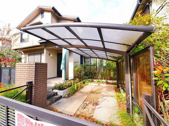 青山１丁目戸建の駐車場