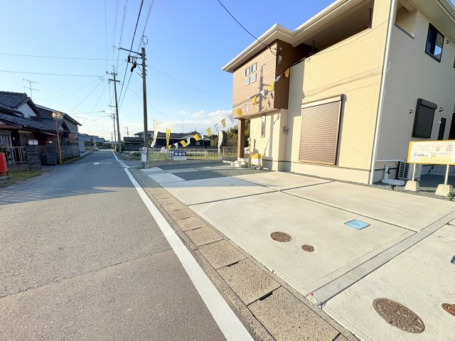 サンコート八女郡広川町新代の前面道路含む現地写真