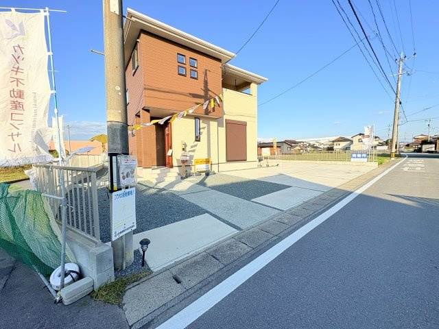 サンコート八女郡広川町新代の前面道路含む現地写真