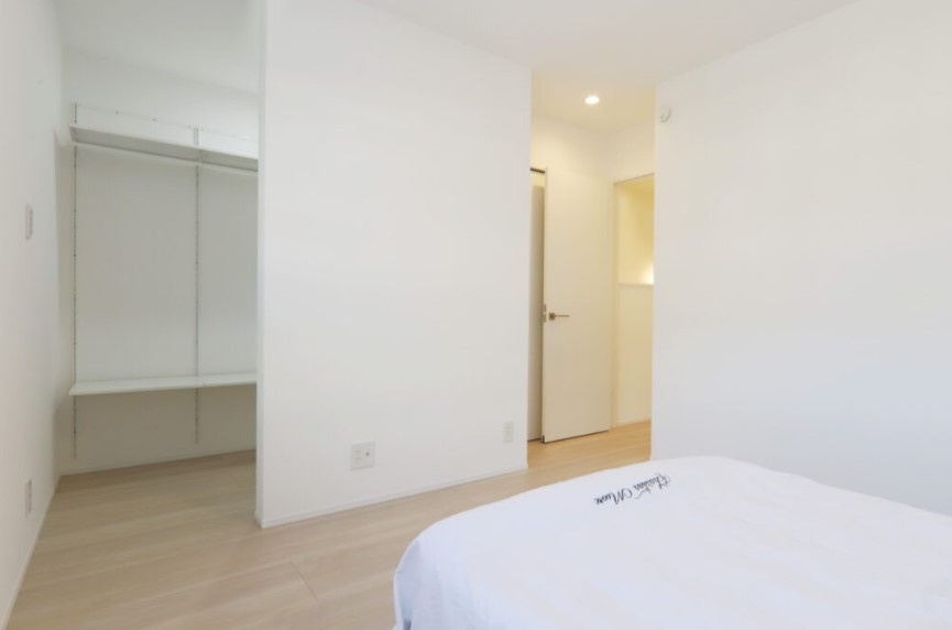 清須市阿原鴨池　新築戸建の洋室|主寝室は一日の疲れを癒し、翌日に備えるための大切な場所です。快適な睡眠とリラックスできる空間作りは生活の質を大きく左右します。