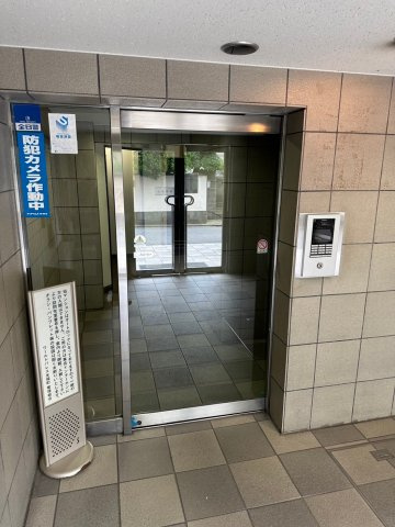 ワールドパレス永福町のエントランス|落ち着いたエントランスです