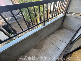 【バルコニー】