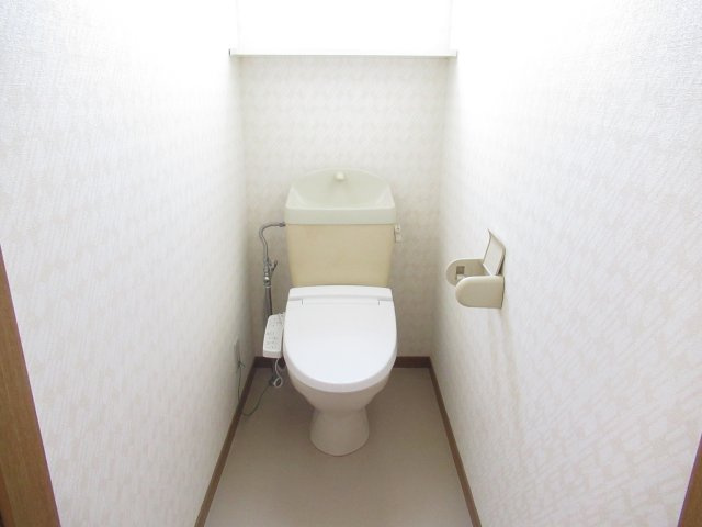 富の中1丁目貸家のトイレ