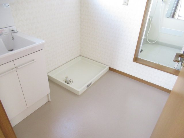 富の中1丁目貸家の洗面所