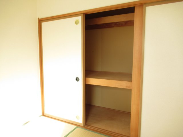富の中1丁目貸家の収納