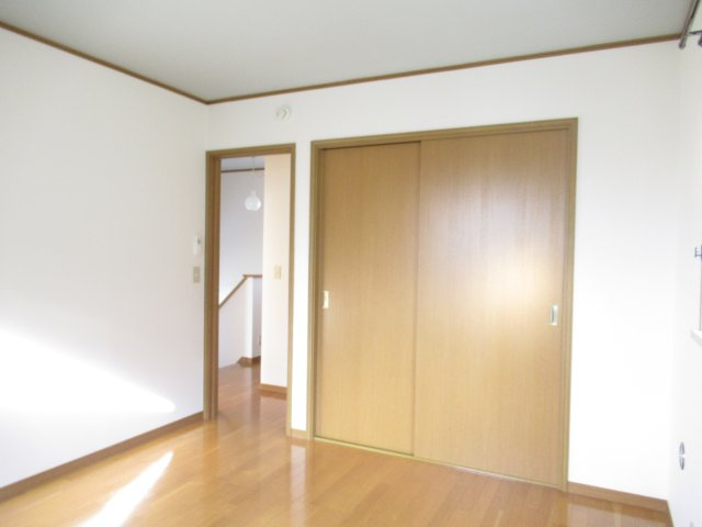富の中1丁目貸家の洋室