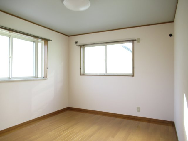 富の中1丁目貸家の洋室