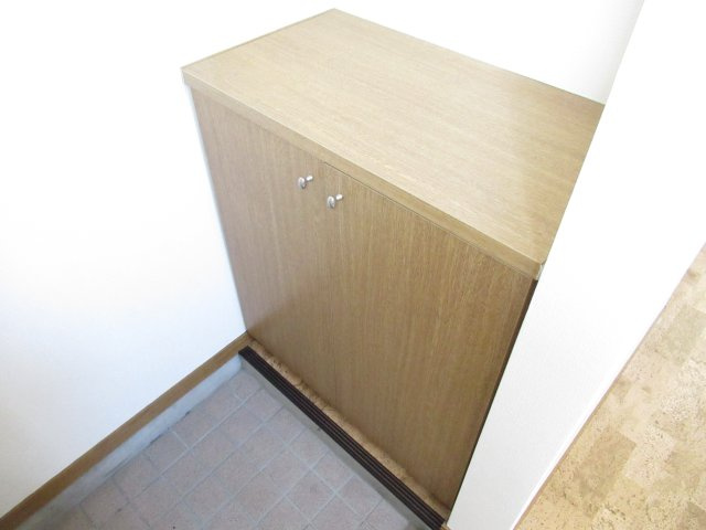 富の中1丁目貸家の玄関