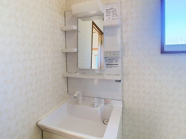 富の中1丁目貸家の洗面所