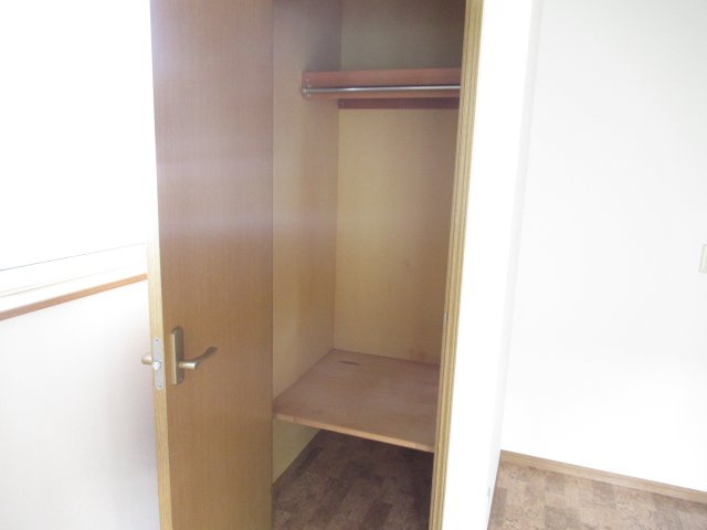 富の中1丁目貸家の収納