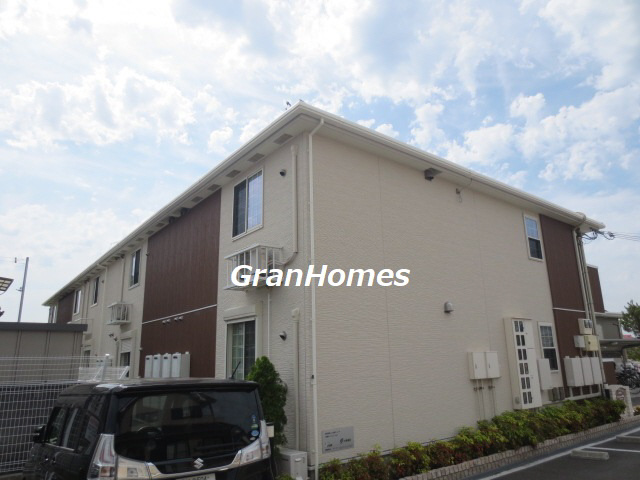 明石市大久保町西島のアパートの外観