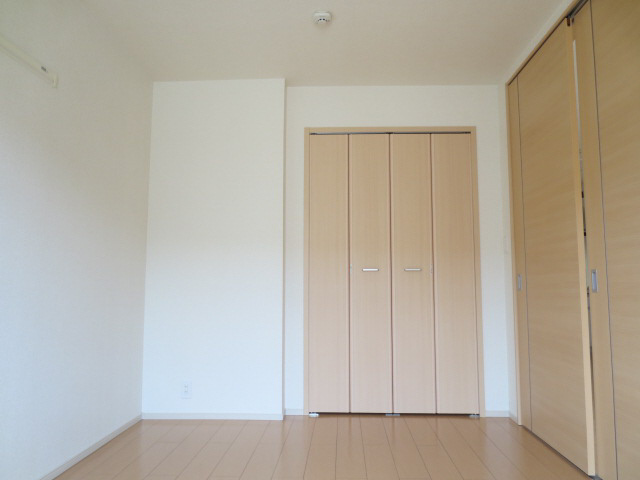 明石市大久保町西島のアパートの子供部屋