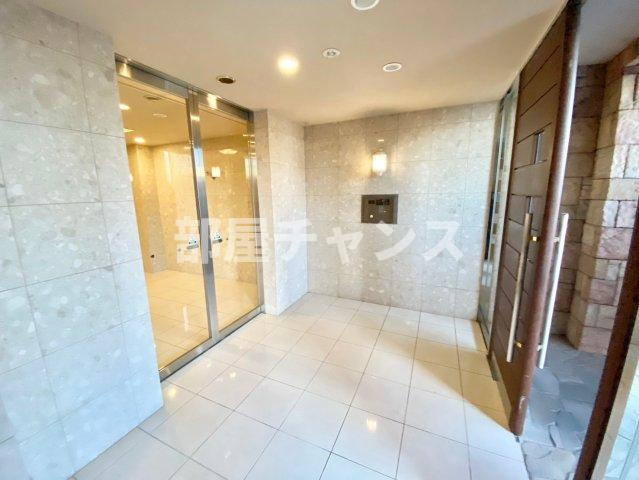 高畑レジデンスのエントランス