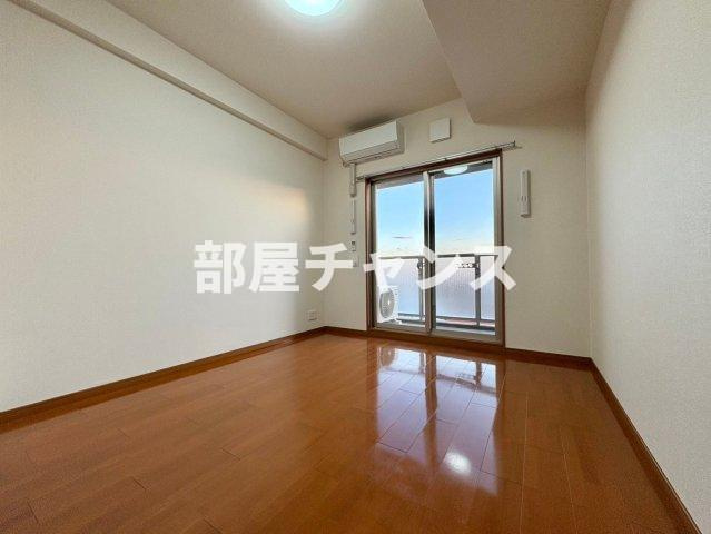 高畑レジデンスの居間・リビング