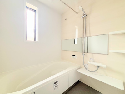 【浴室】 | ◇◆横浜市青葉区若草台1期　新築一戸建て◆◇ | ◆モダンデザインの空間が気持ちよさを高めてくれるバスルーム。すっきりとした清潔感の中に都会的なセンスが感じられ、心身をリフレッシュできる寛ぎを深めてくれるスペースです。