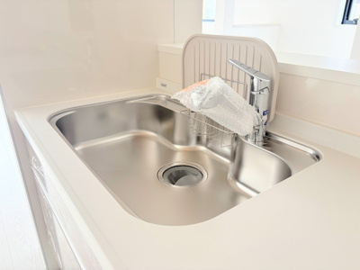 【キッチン】 | ◇◆横浜市青葉区若草台1期　新築一戸建て◆◇ | ◆広々したキッチンシンク。洗い物が多い時にも快適にご利用いただけます。