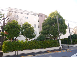 【外観】 | 閑静な住宅街に立地するRC造の建物です。