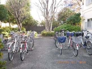 【その他共用部分】 | 敷地内に、広々した駐輪場を完備。