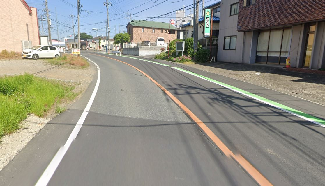 【土地】坂戸市薬師町売地 全1区画の前面道路含む現地写真|南道路10ｍあります☆
開放感あり！