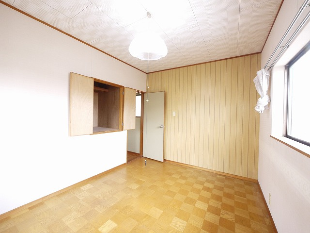 朝倉台西6丁目戸建ての洋室|ゆったりした洋室です