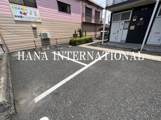 ＨＳＩ　ＲＩＶＥＲの駐車場