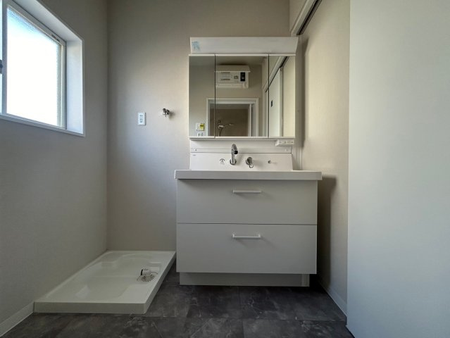 中古住宅　刈谷市下重原町5丁目の独立洗面台