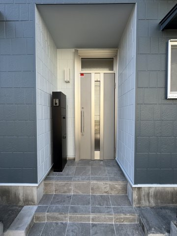 中古住宅　刈谷市下重原町5丁目の玄関