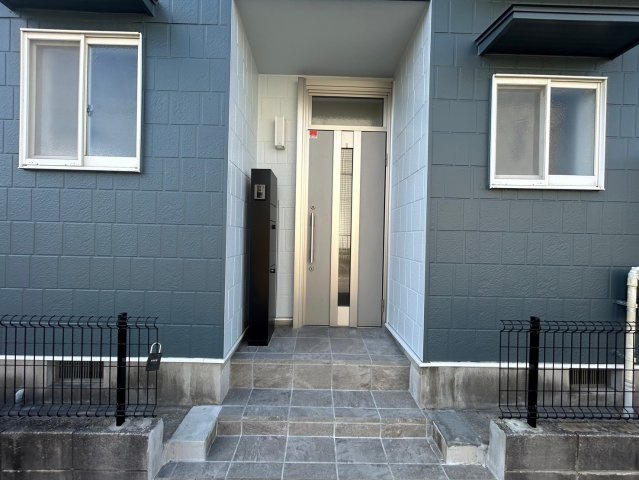 中古住宅　刈谷市下重原町5丁目の玄関