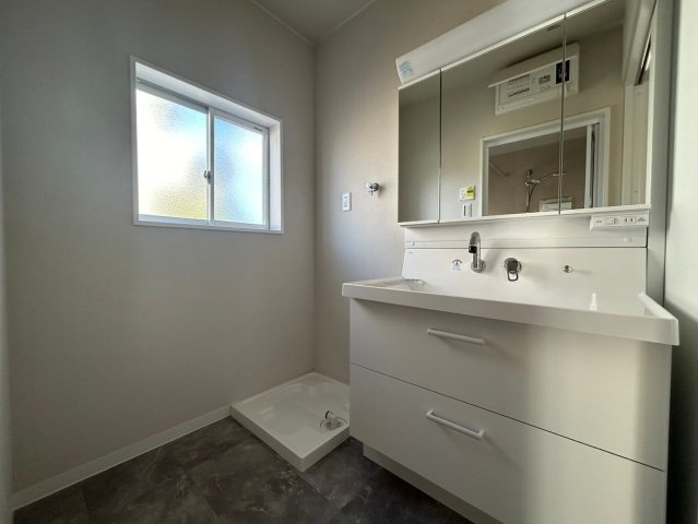 中古住宅　刈谷市下重原町5丁目の独立洗面台