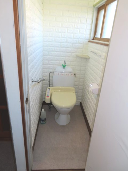 【トイレ】 | 北見市清見町７１番地６６　中古売家　 | 手洗い付温水洗浄便座